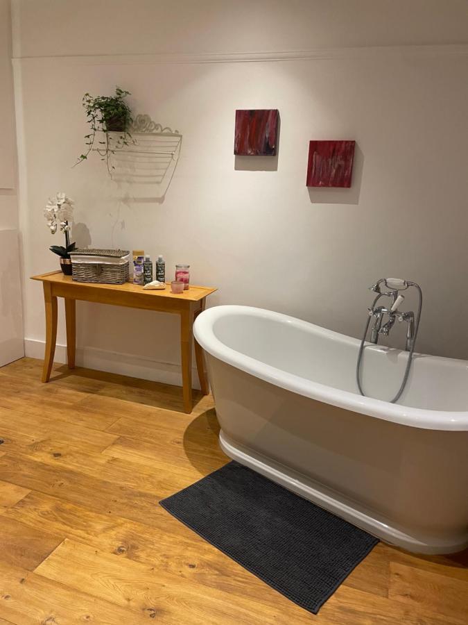 Traditional English 4 Bedroom Home In Greenwich Plumstead  Dış mekan fotoğraf
