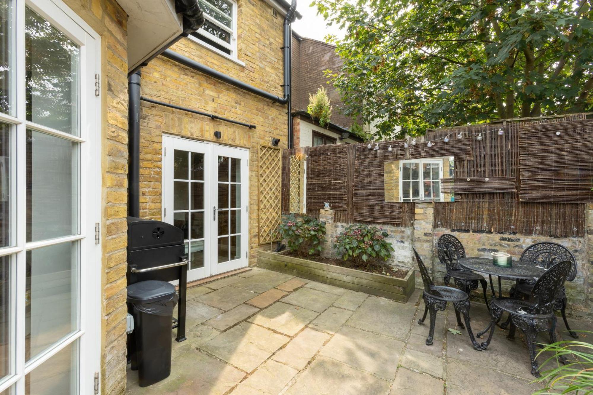 Traditional English 4 Bedroom Home In Greenwich Plumstead  Dış mekan fotoğraf